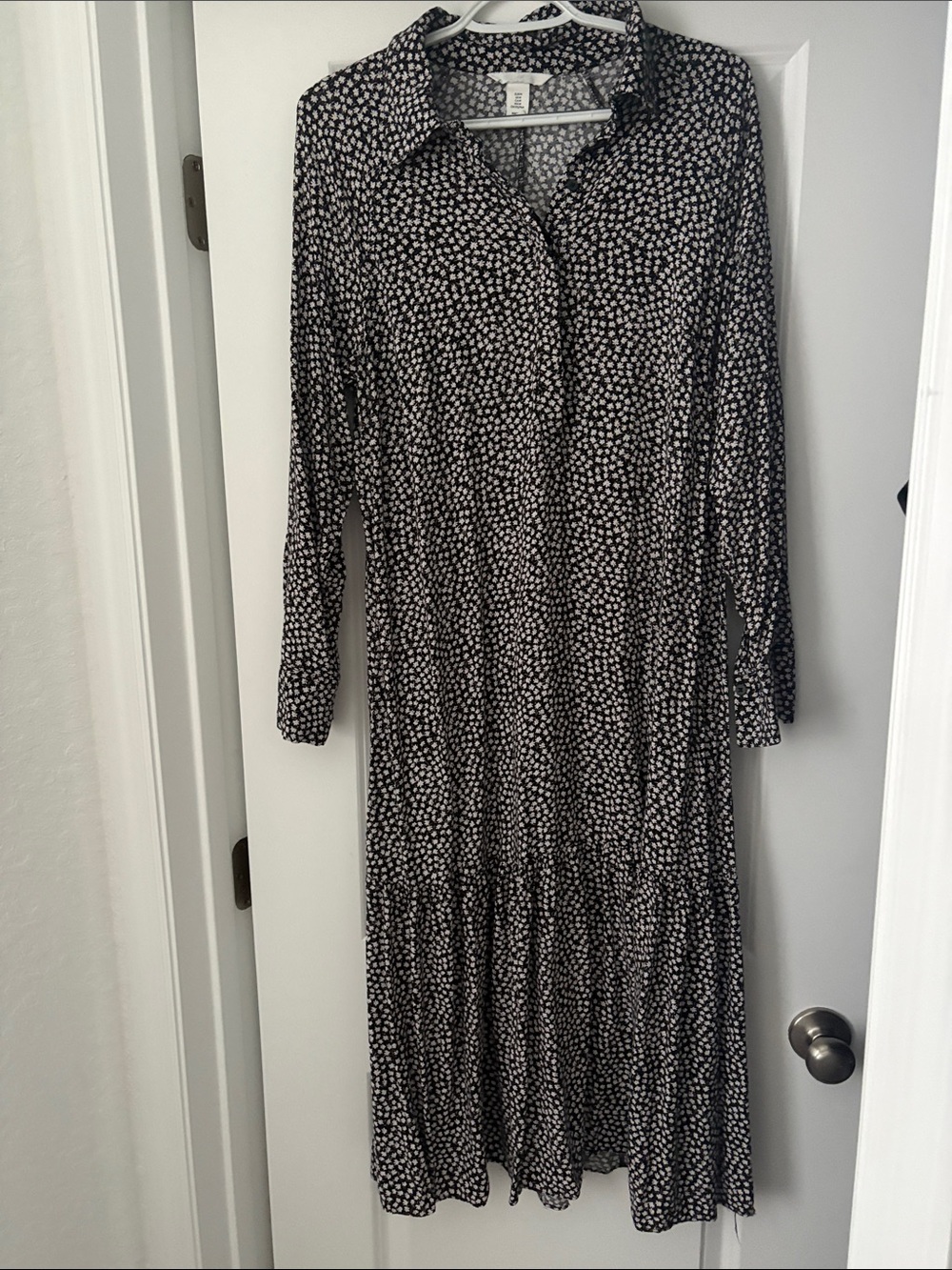 H&M Black and White Long Sleeve Printed Midi Dress
